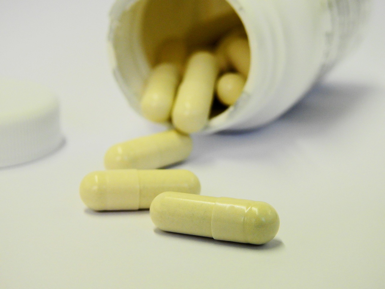 nutritional supplement, nutritional supplements, pills, medicine, disease, pharmacy, health, heal, healthy, vitamins, ill, tablets, pharma, healthcare, capsules-2358477.jpg
